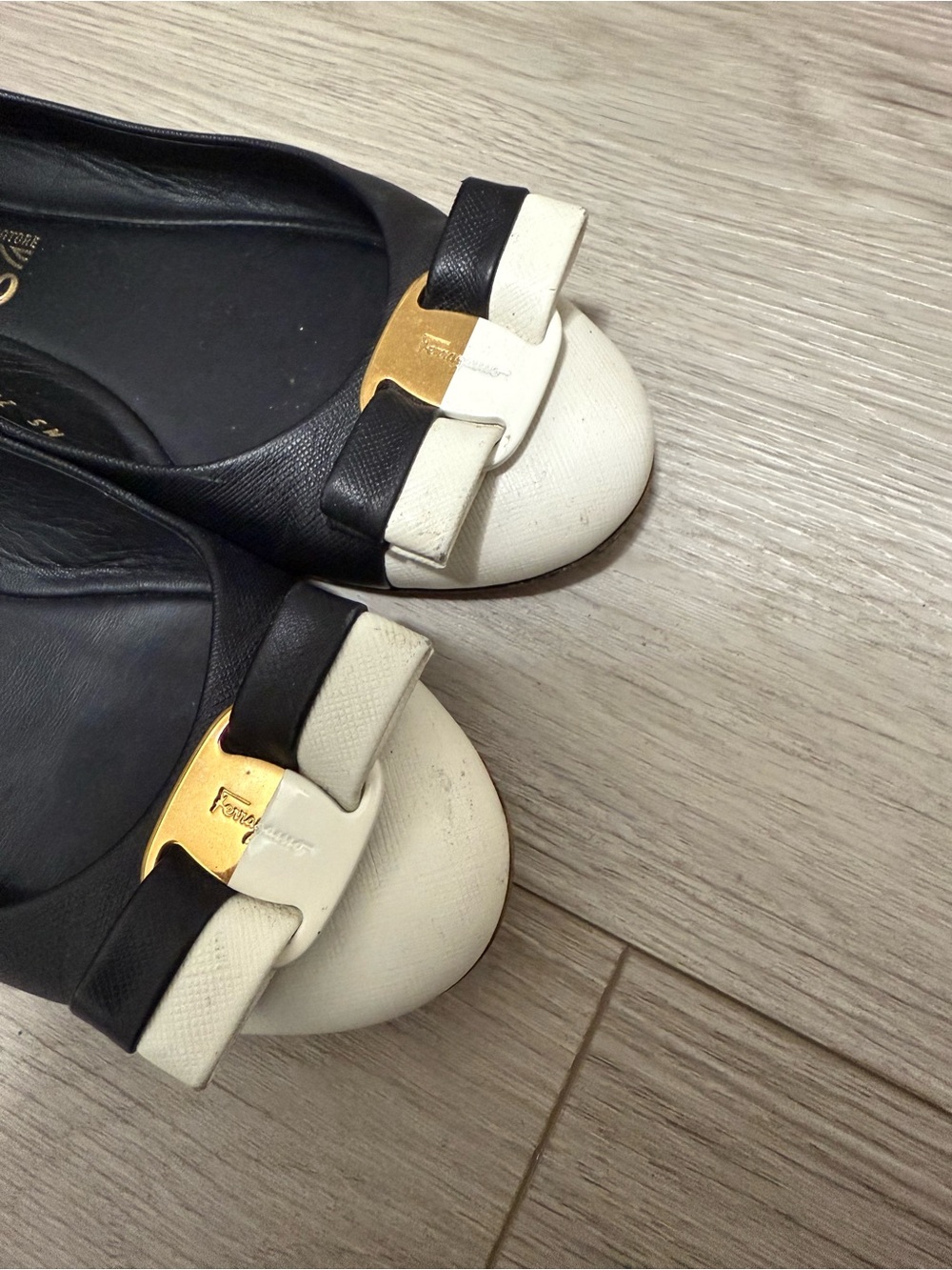 Salvatore Ferragamo Black and White Vara Bow Flats with Gold Hardware - Picture 5 of 5